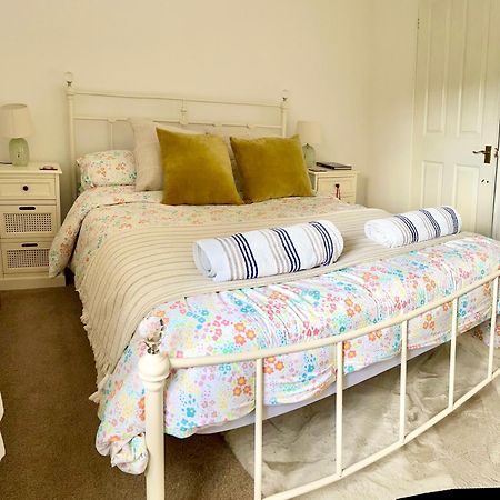 Holly Cottage Cosy Home In Sherwood Forest เอ็ดวินสโตว์ ภายนอก รูปภาพ